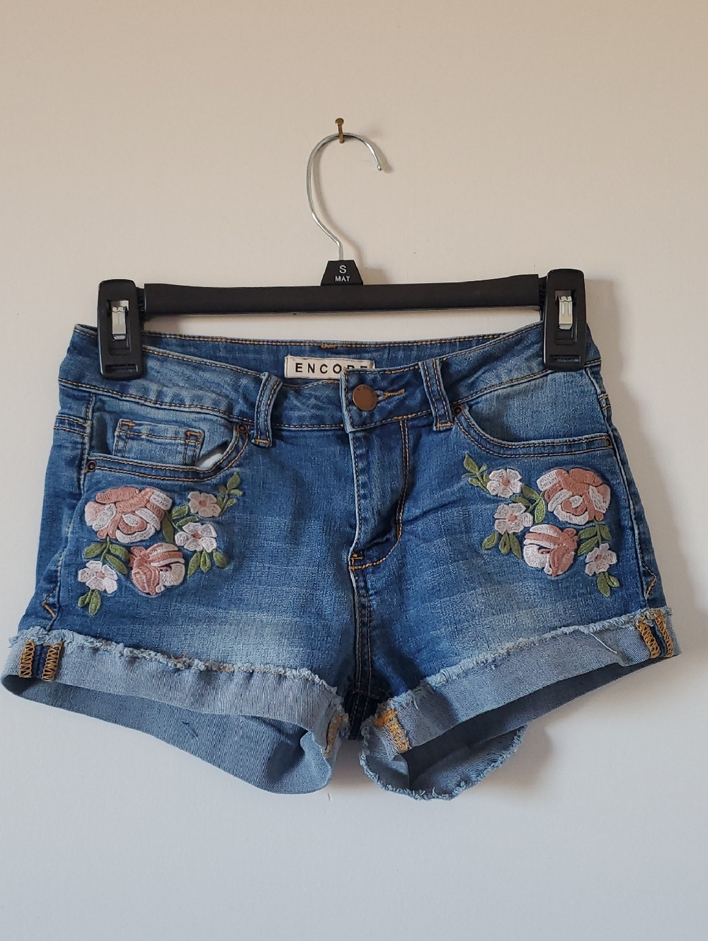 Encore Jeans Blue Denim Shorts with Pink Floral Embroidery Woman's Size 1 Junior